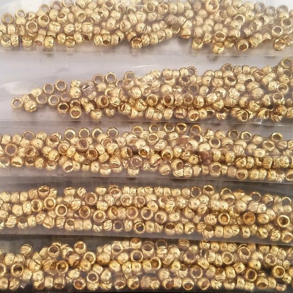 400 Brass CRIMP BEADS 2 x 2 mm 1.5 mm hole NEW bundle lot set - Picture 5 of 7